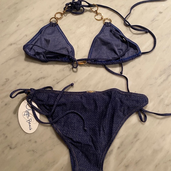 Bikini - Picture 8 of 11